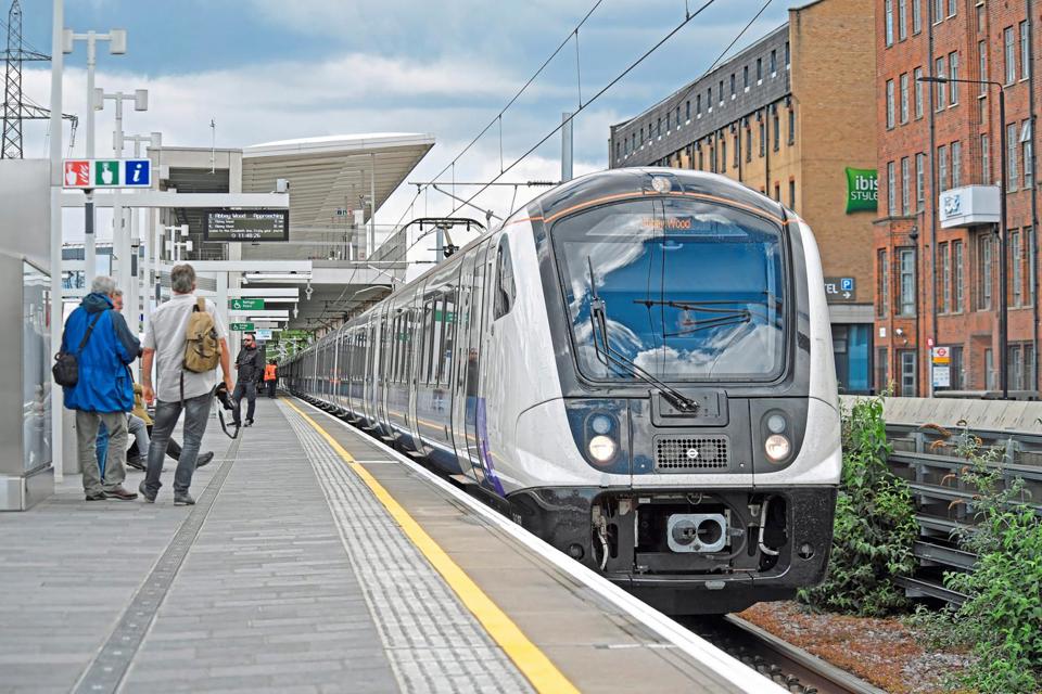 CUSTOM HOUSE-Elizabeth_Line_BIGLAND