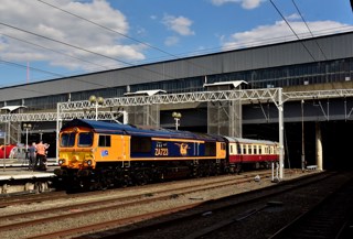 Waiting to leave London Euston on August 13, with the final leg of ‘The Absent Charter’ from Newcastle to Basingstoke, GB Railfreight 66723 Chinook displays its new livery and embellishments. ALEXANDER CROMARTY. 