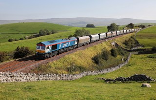 Lockdown hits freight figures, but punctuality shows improvement