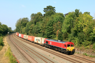 DB Cargo UK discussing transferring drivers to rival as it deals with Network Rail contract loss
