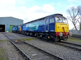 47805 and 47818 at Crewe Gresty Bridge on November 23 2012. RICHARD CLINNICK.