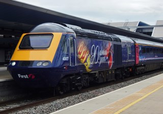 43027 sporting it's new livery at Reading working 1100 Penzance-London Paddington. ANDREW YOUNG. 