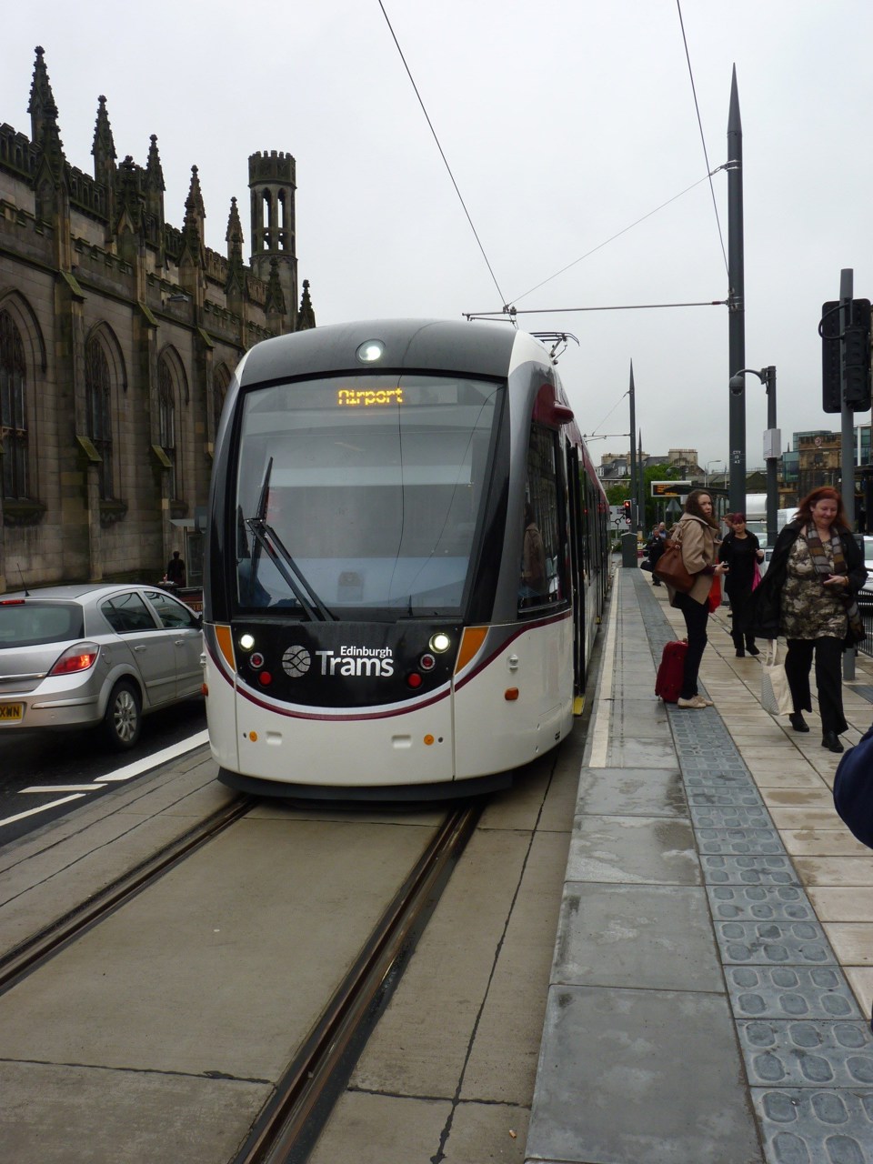 Tram 275 at York Place on June 5 2014. RICHARD CLINNICK.