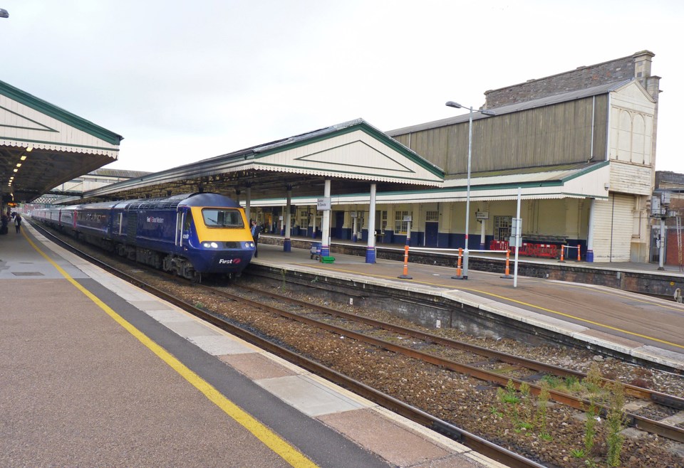 First Great Western 43168 stands at Exeter St Davids on October 3 2014. RICHARD CLINNICK.