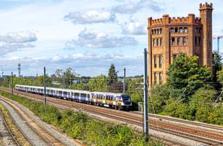 On September 11 2023, 345055 passes Southall with the 1130 Heathrow Terminal 4-Abbey Wood