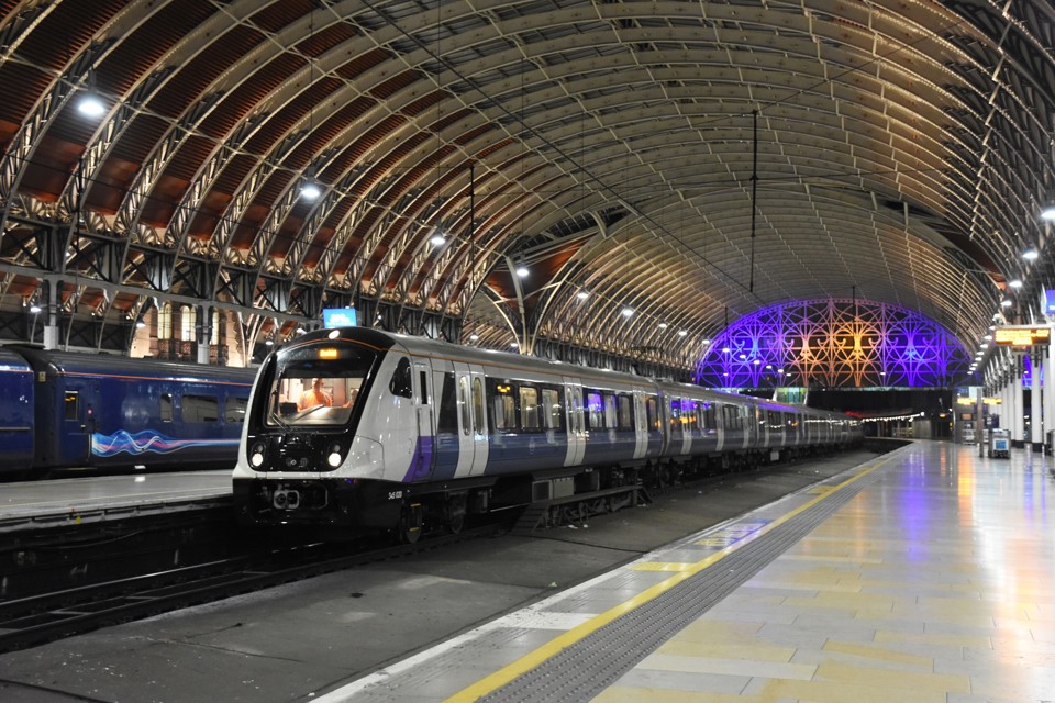 TfL Rail 345020 arrives at London Paddington on February 23, with a test train from Maidenhead. It is one of the first nine-car Class 345s delivered, and is based at Old Oak Common for testing. EIKI SEKINE.
