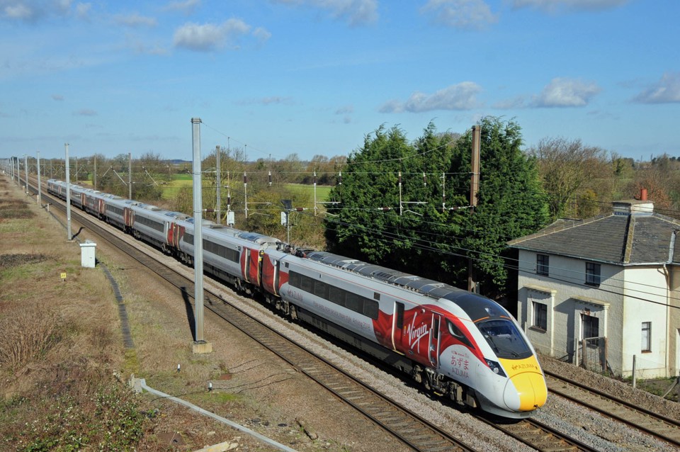 800101 at Marholm, near Peterborough. JOHN RUDD.