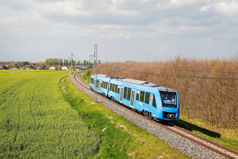 Alstom 654602 is pictured at Velim test track in the Czech Republic during the first day of test runs on April 25. The two-car Coradia iLint is scheduled to go into passenger service in Germany in January 2018 as the world’s first hydrogen fuel cell-powered train. ENRICO SCHREURS. 