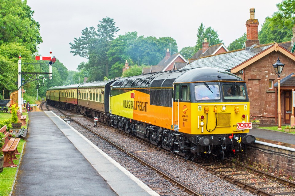 Colas 56302 enters Crowcombe on June 11. GLEN BATTEN.