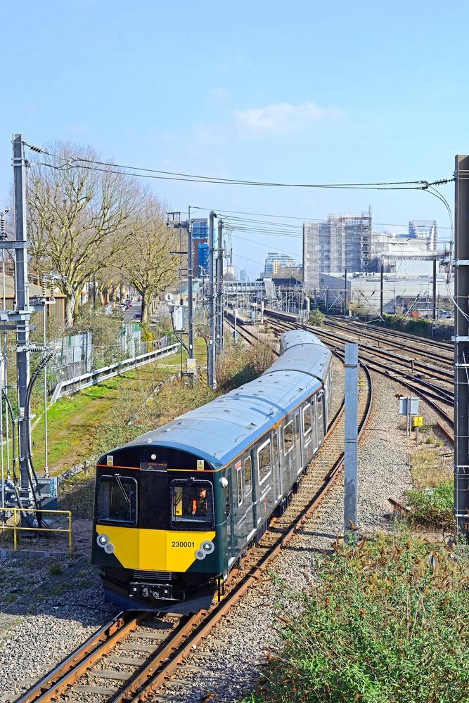 The Railway Industry Association suggests that battery electric trains form rail’s future without diesel. Such trains should recharge along their journeys from either overhead wires or fast chargers, such as those Great Western Railway is testing at West Ealing with a Class 230 running shuttles back and forward to Greenford, as seen here on March 8