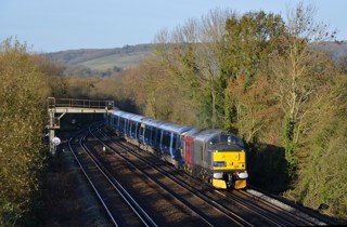Rail Operations Group 37884, hired from Europhoenix, hauls 375620 and 375616 through Otford Junction on November 28, with the 0309 Derby Litchurch Lane-Ramsgate. Both ‘375s’ had been refurbished by Bombardier. DAVID STAINES.