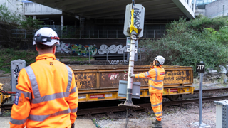 Lineside signal is removed from Drayton Park on the Northern City Line. NETWORK RAIL.