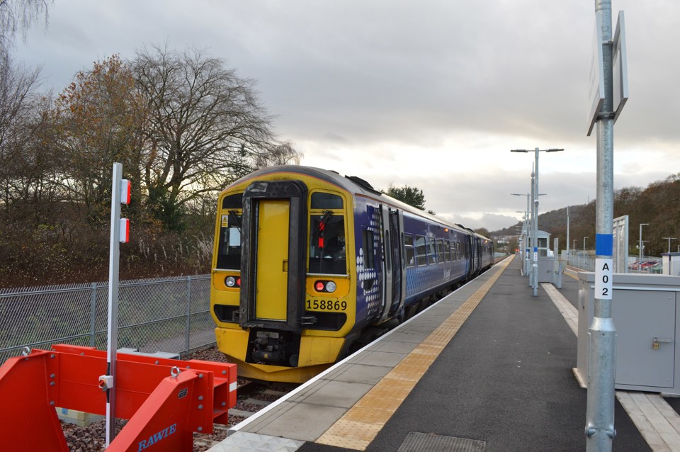 ScotRail 158869 at Tweedbank. RICHARD CLINNICK.